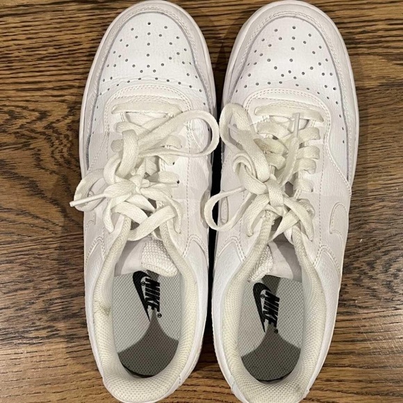 White Nike’s - Picture 1 of 4